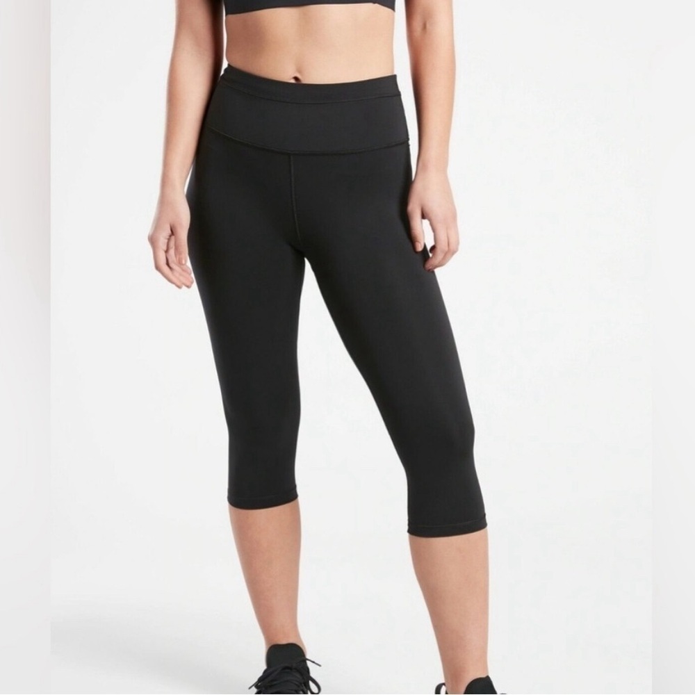 Athleta Accelerated Crop leggings